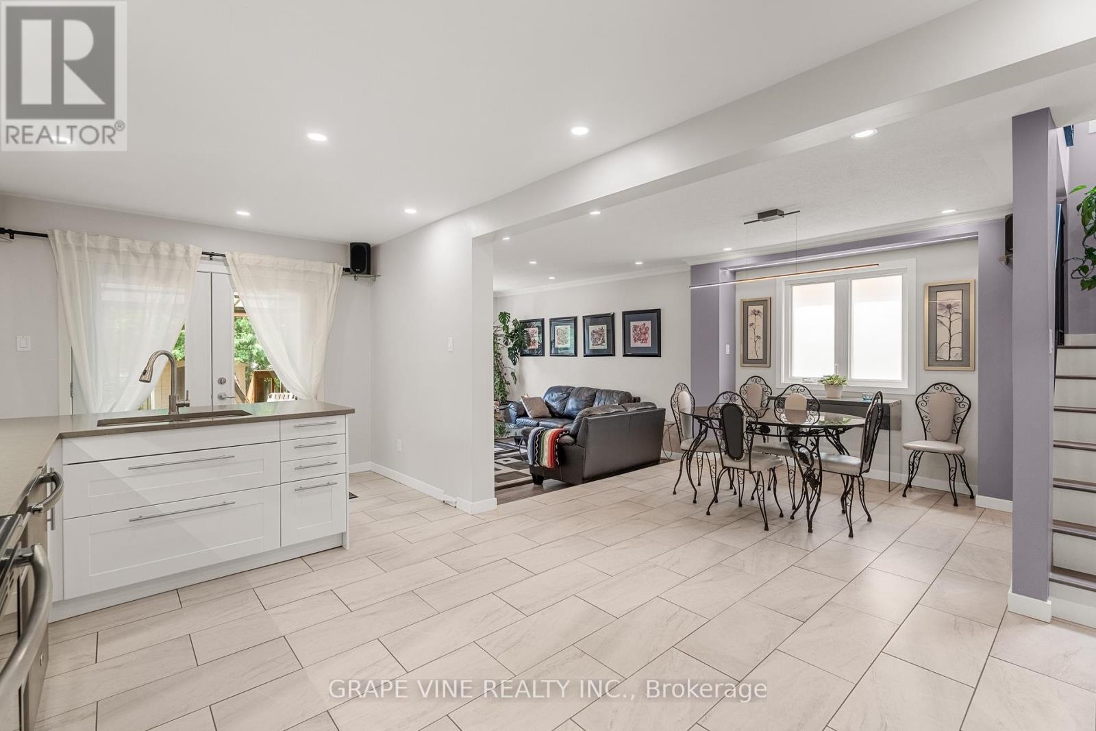 Photo 28 of 32 Acklam Terrace, Ottawa ON