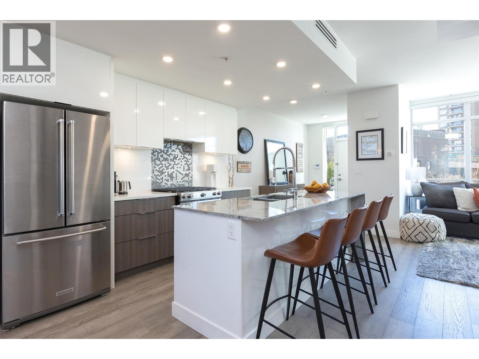 TH103 1151 Sunset Drive, Kelowna