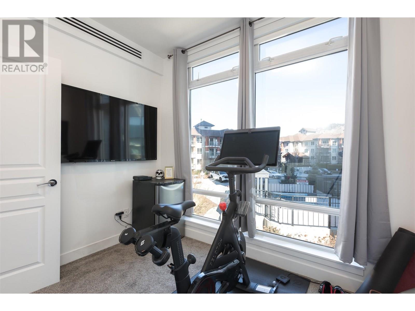 TH103 1151 Sunset Drive, Kelowna