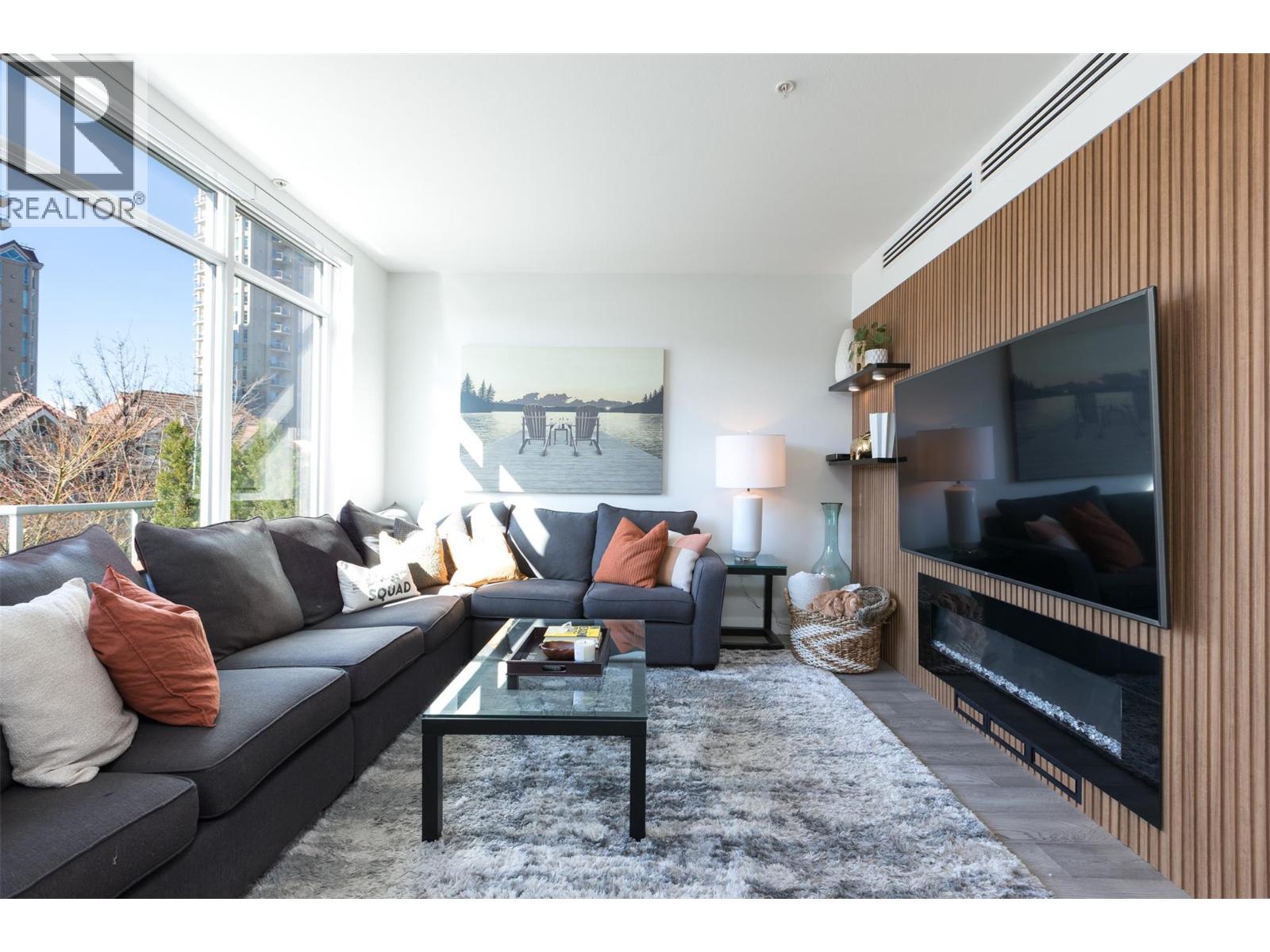 TH103 1151 Sunset Drive, Kelowna