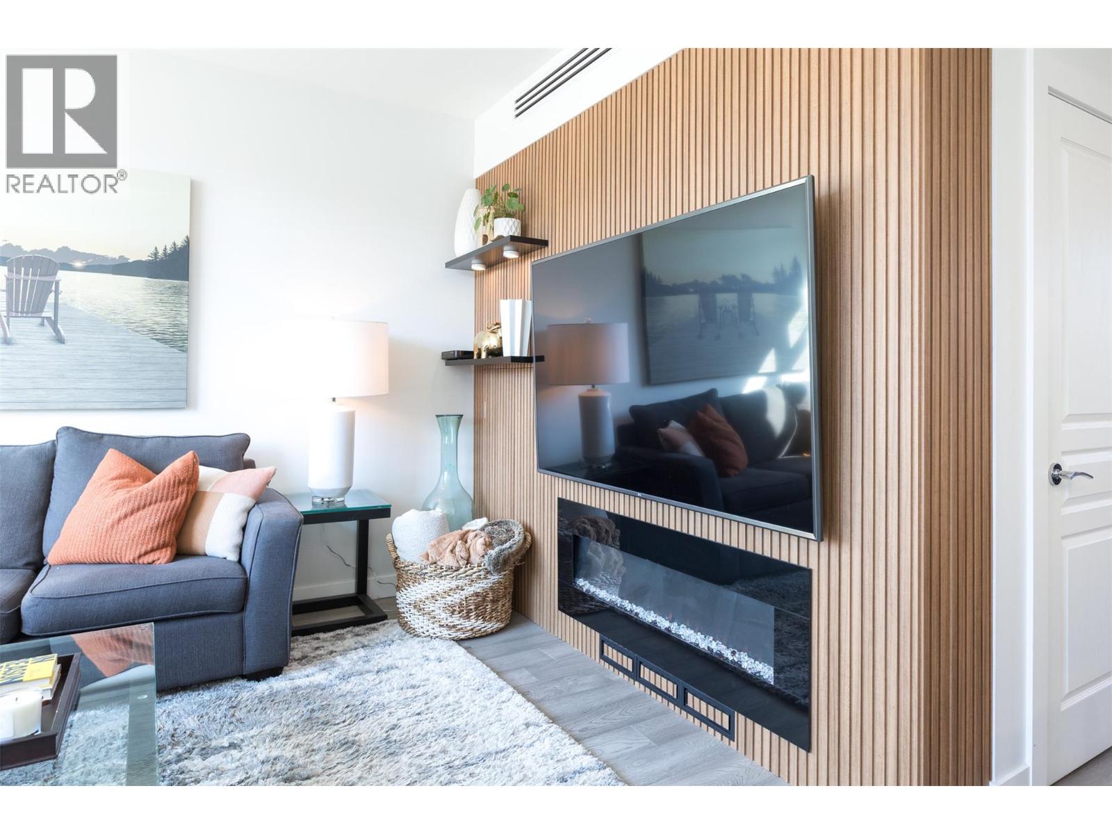TH103 1151 Sunset Drive, Kelowna