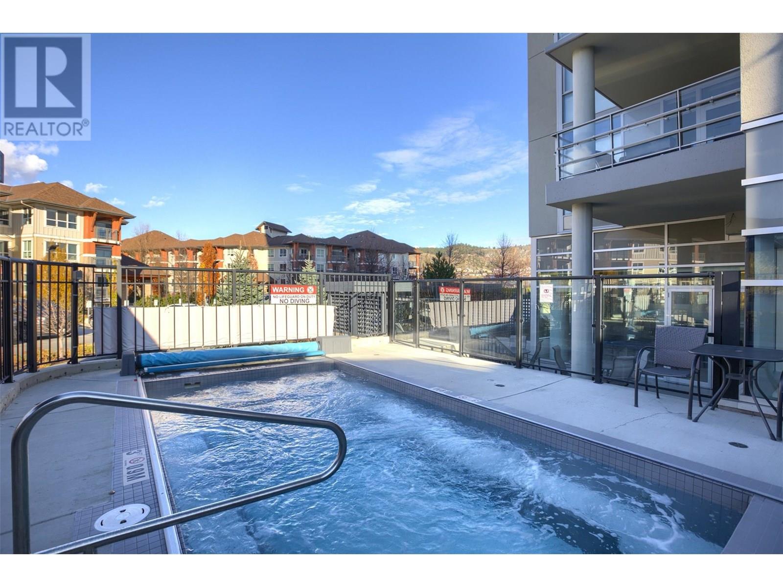 TH103 1151 Sunset Drive, Kelowna