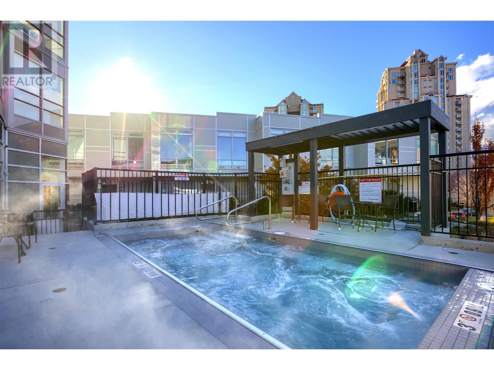 TH103 1151 Sunset Drive, Kelowna