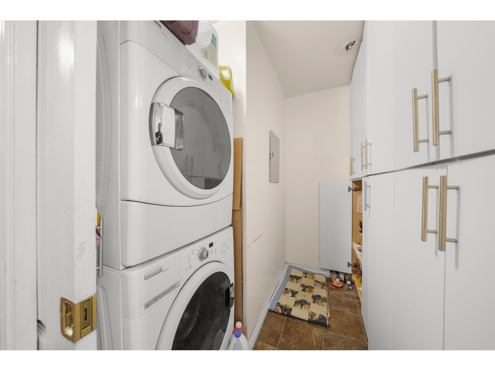 Photo 10 of 209 15991 Thrift Avenue, White Rock BC