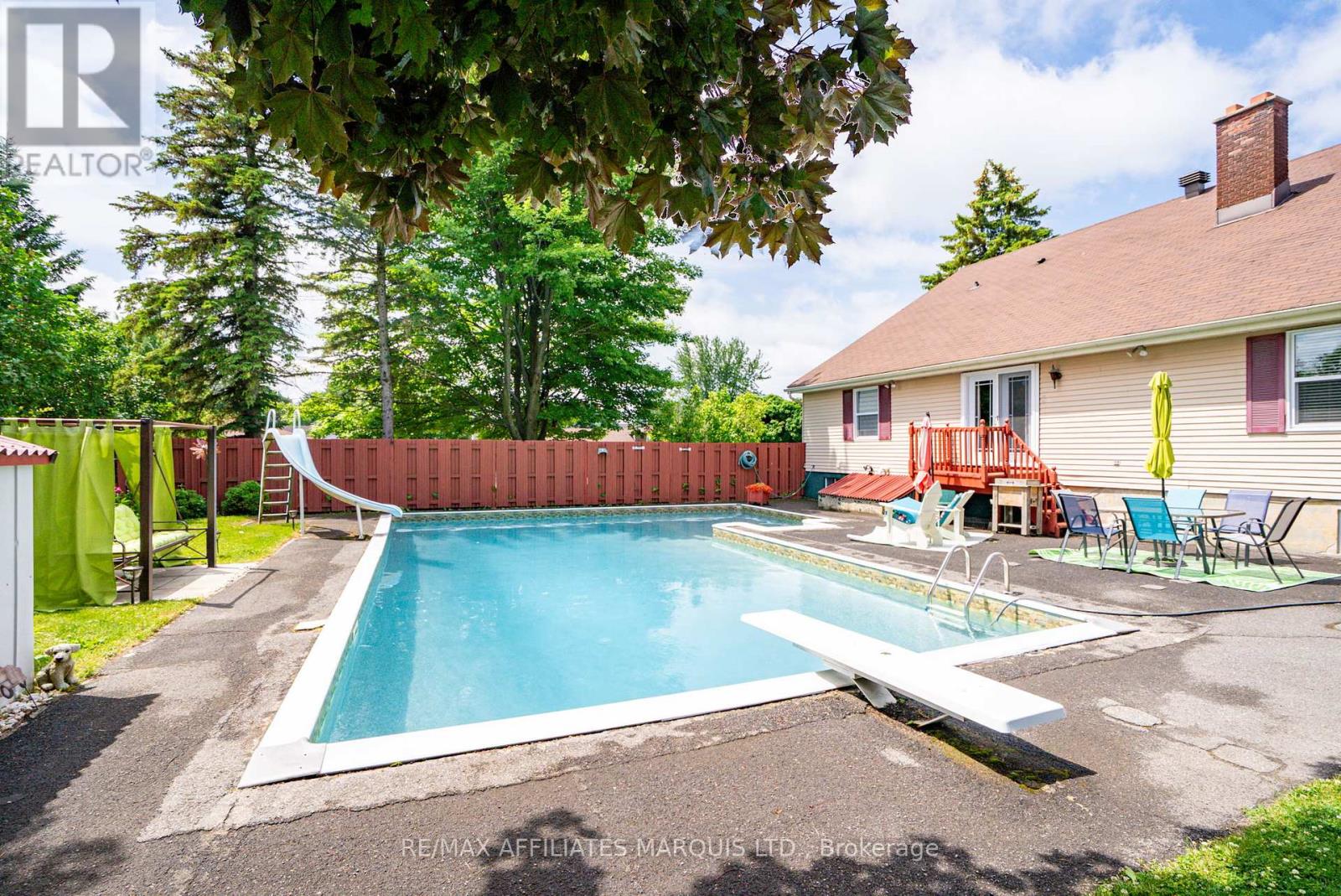 Photo 44 of 1356 Lochiel Street, Cornwall ON