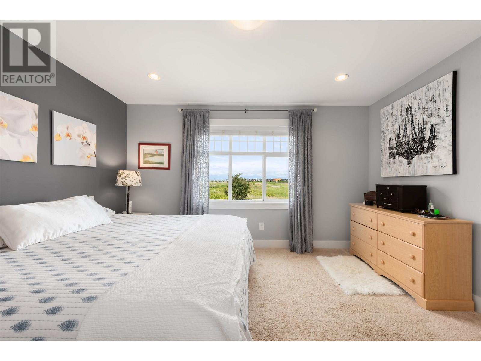 Photo 12 of 4652 Blue Heron Way, Tsawwassen BC