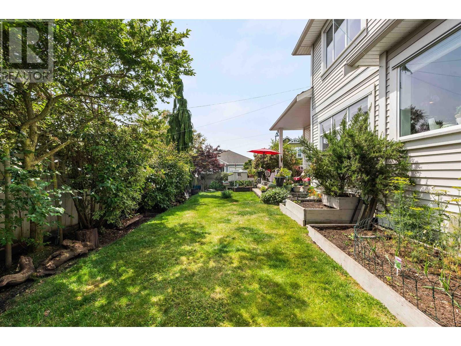 Photo 32 of 4652 Blue Heron Way, Tsawwassen BC