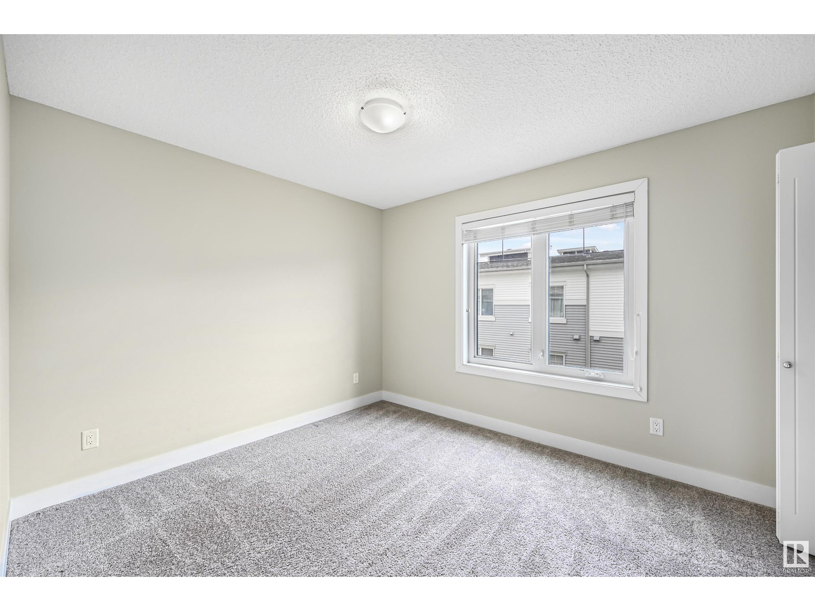 Photo 1 of 102 804 Welsh Dr Sw, Edmonton AB