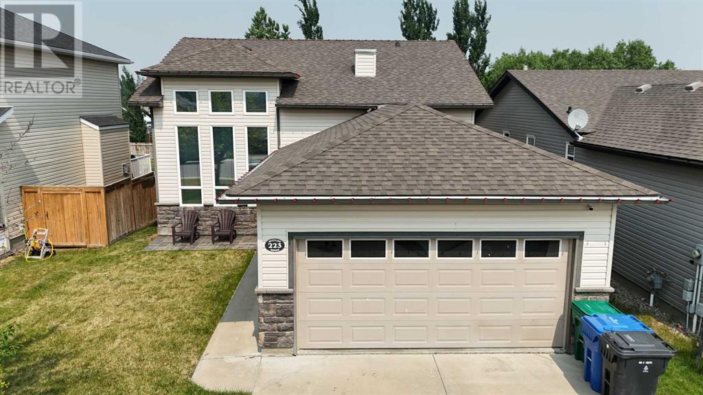Single Family House Bi-level for Sale in  Mt Sunburst Place W Sunridge Lethbridge 