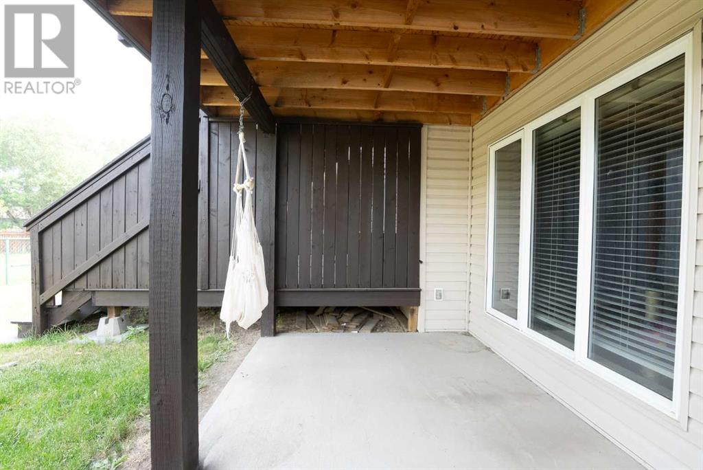 Single Family House Bi-level for Sale in  Mt Sunburst Place W Sunridge Lethbridge 