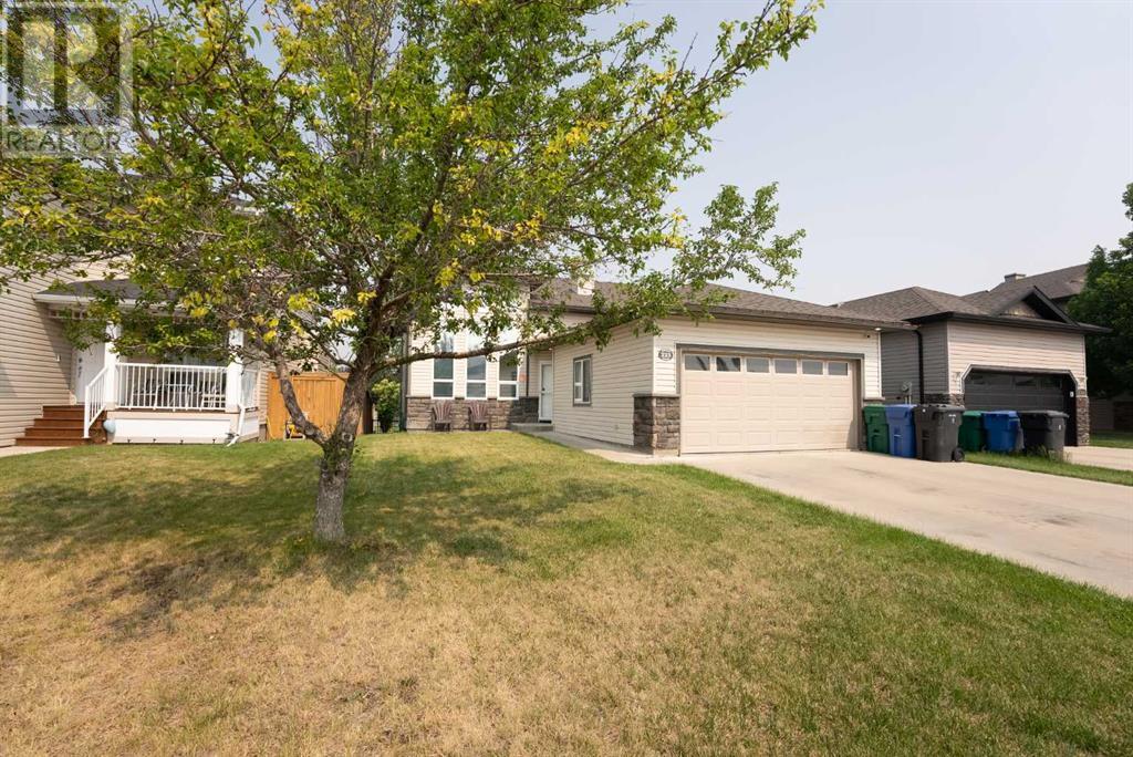 Single Family House Bi-level for Sale in  Mt Sunburst Place W Sunridge Lethbridge 