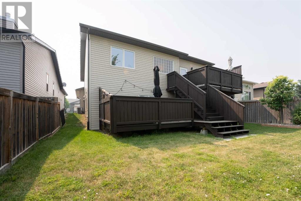 Single Family House Bi-level for Sale in  Mt Sunburst Place W Sunridge Lethbridge 