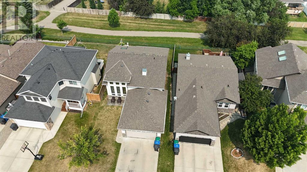 Single Family House Bi-level for Sale in  Mt Sunburst Place W Sunridge Lethbridge 