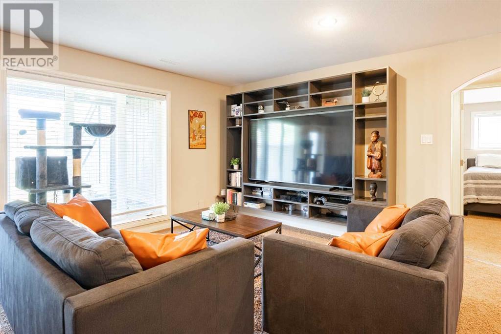 Single Family House Bi-level for Sale in  Mt Sunburst Place W Sunridge Lethbridge 