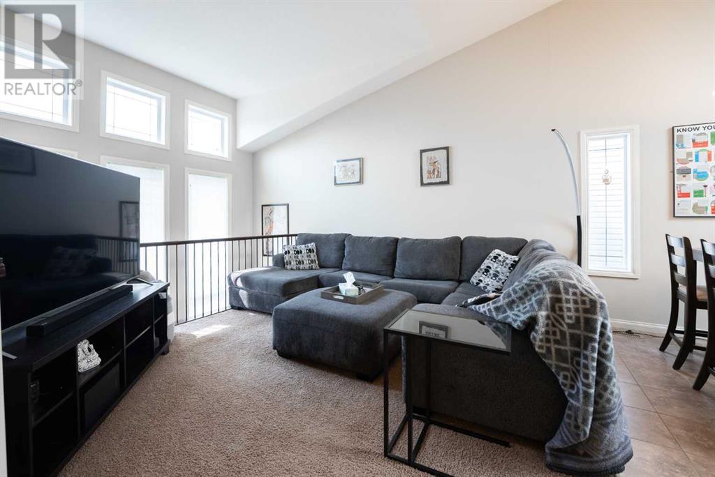 Single Family House Bi-level for Sale in  Mt Sunburst Place W Sunridge Lethbridge 