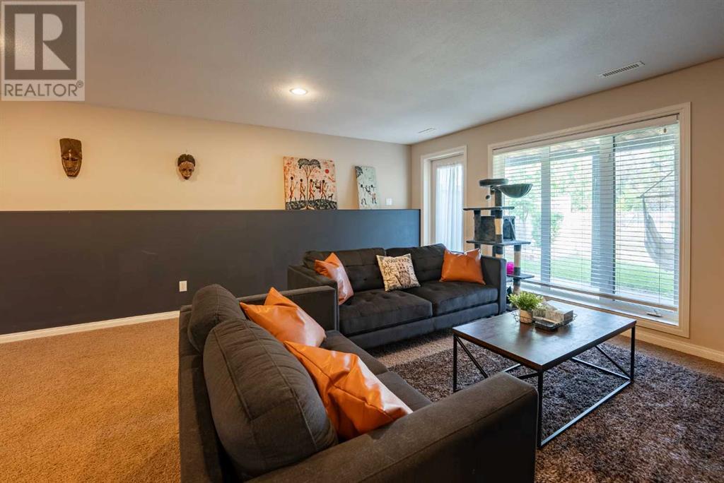 Single Family House Bi-level for Sale in  Mt Sunburst Place W Sunridge Lethbridge 