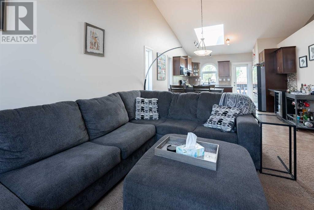 Single Family House Bi-level for Sale in  Mt Sunburst Place W Sunridge Lethbridge 