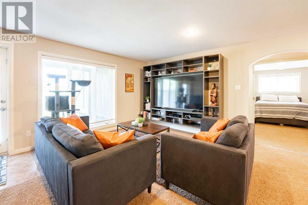 Single Family House Bi-level for Sale in  Mt Sunburst Place W Sunridge Lethbridge 