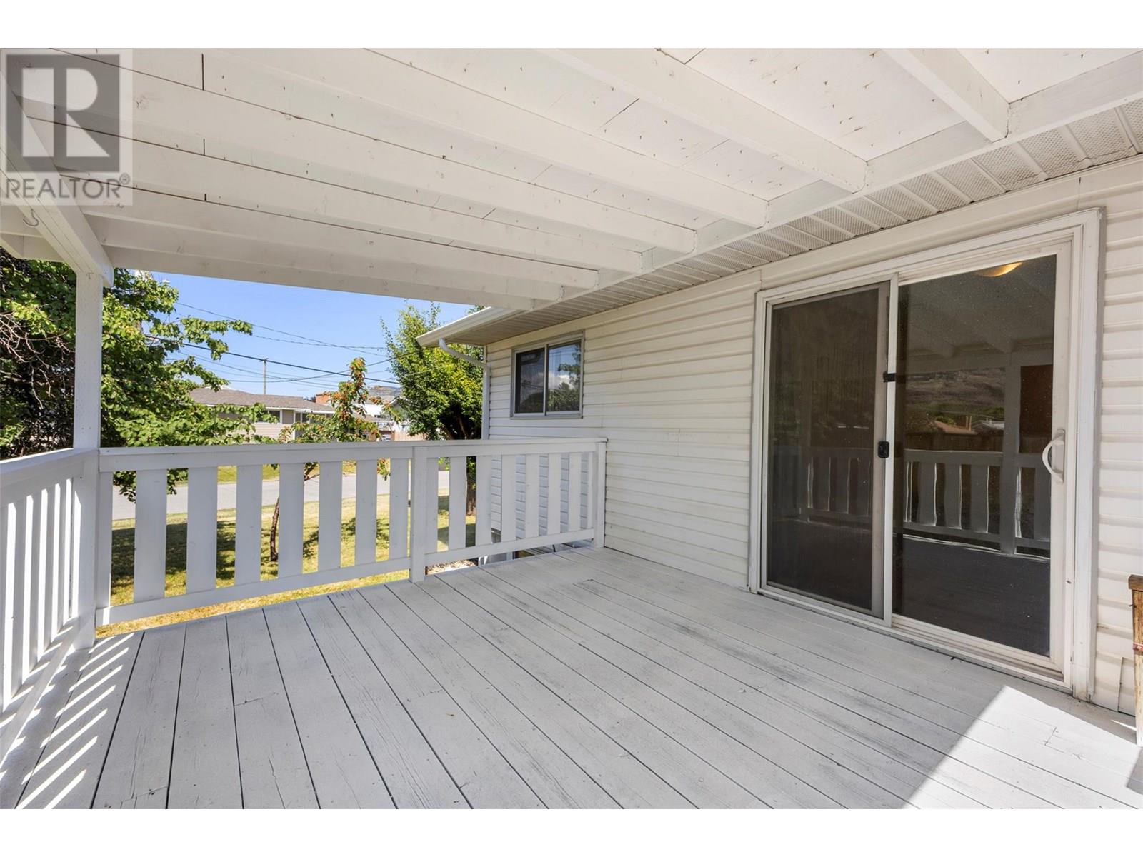 Photo 15 of 971 Kirkland Place, Kamloops BC
