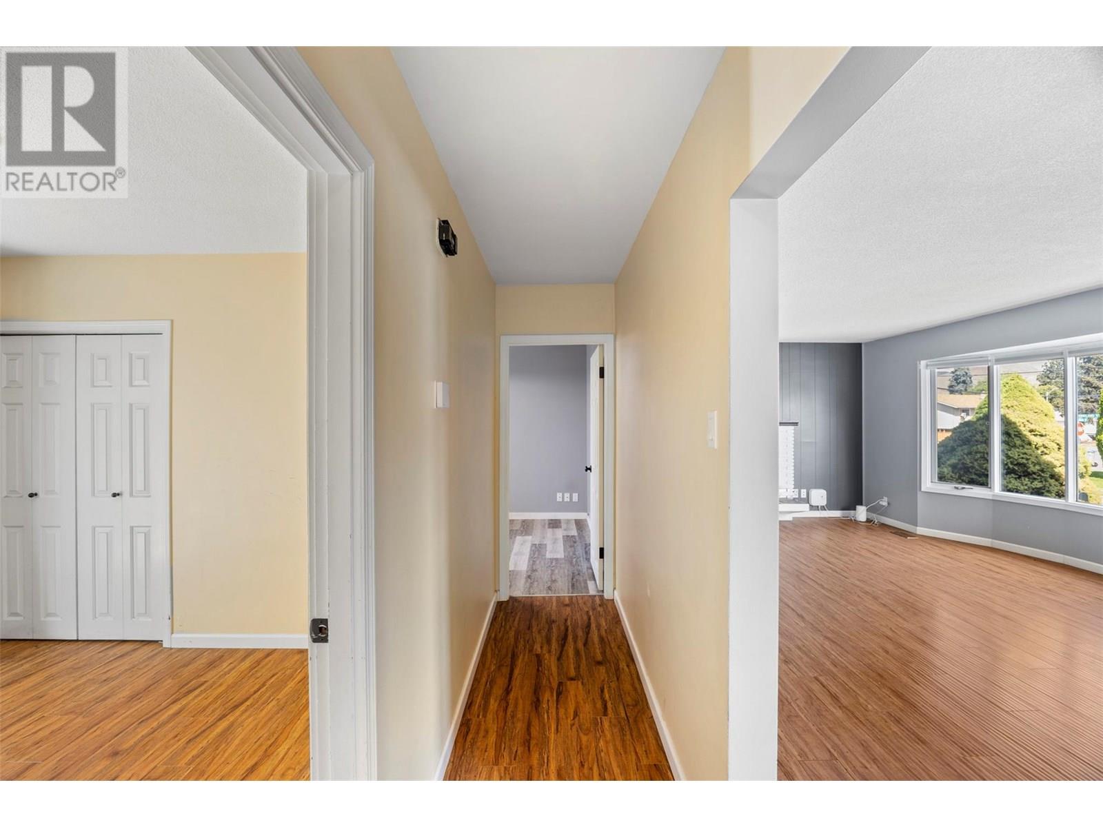 Photo 12 of 971 Kirkland Place, Kamloops BC