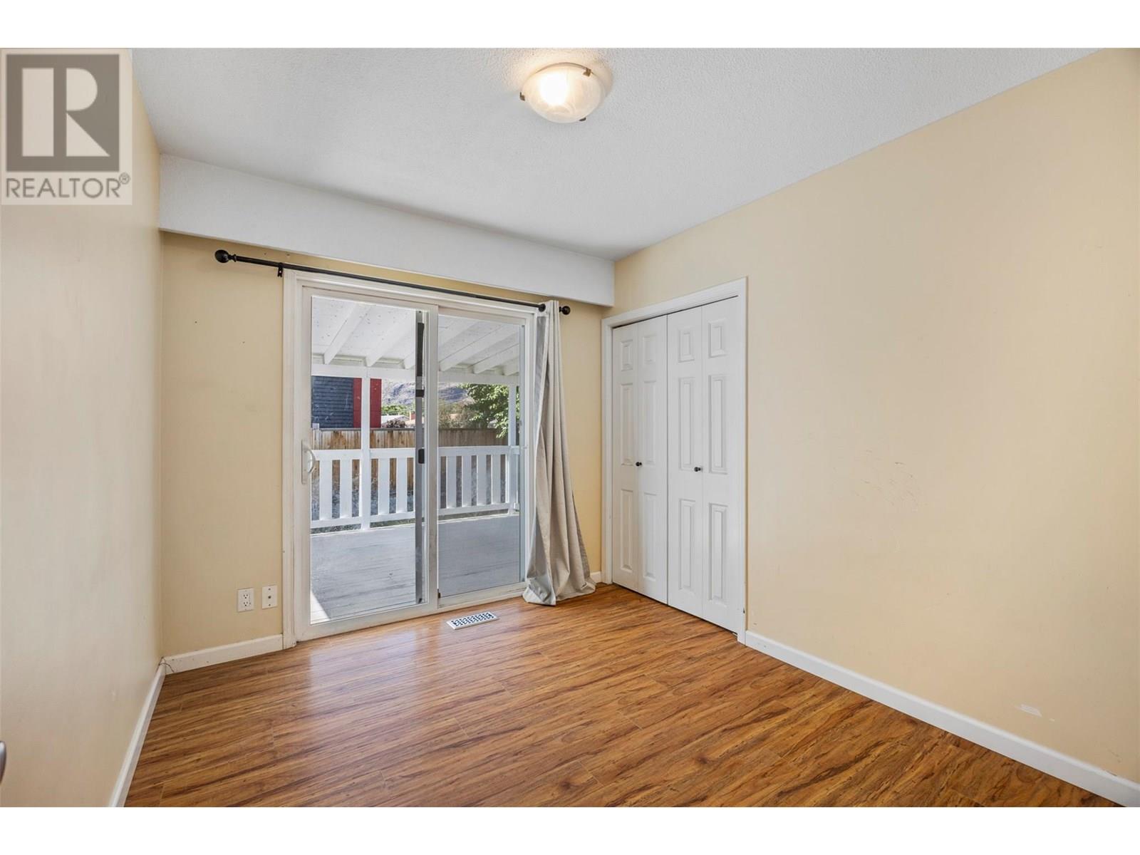 Photo 13 of 971 Kirkland Place, Kamloops BC