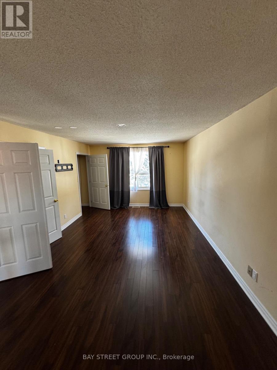 Photo 5 of 170 Bethany Leigh Drive, Toronto ON