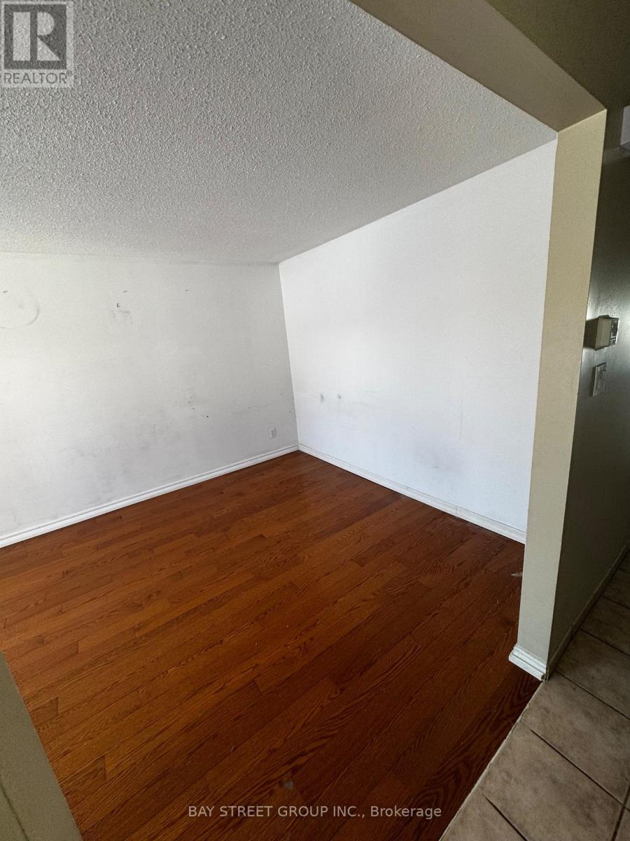Photo 4 of 170 Bethany Leigh Drive, Toronto ON