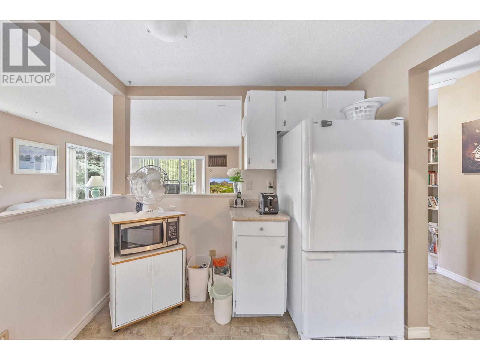 205 255 McIntosh Road, Kelowna