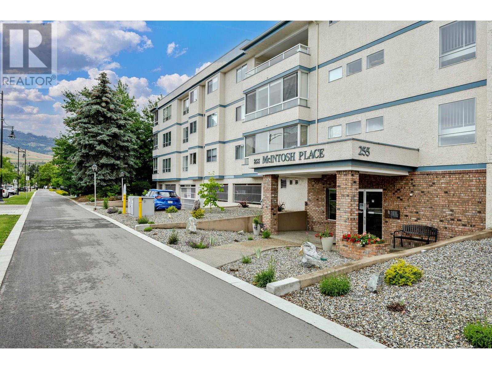 205 255 McIntosh Road, Kelowna