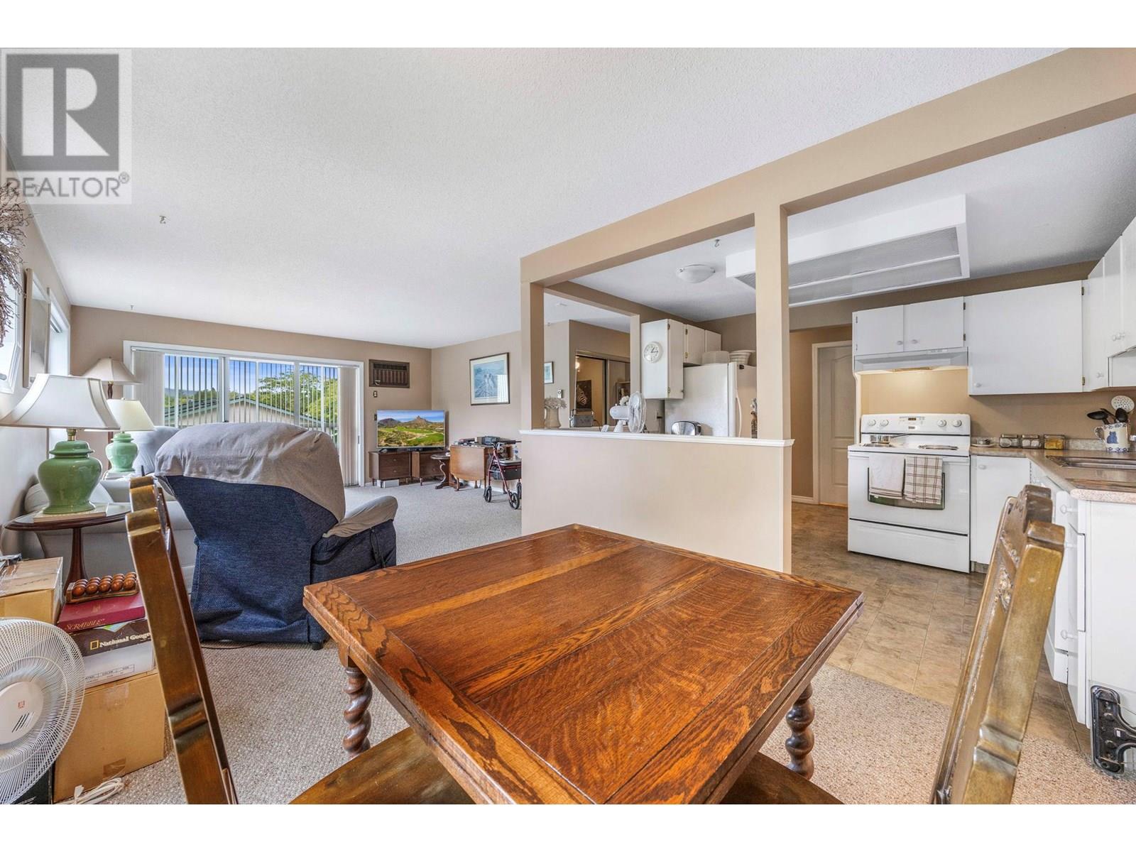 205 255 McIntosh Road, Kelowna