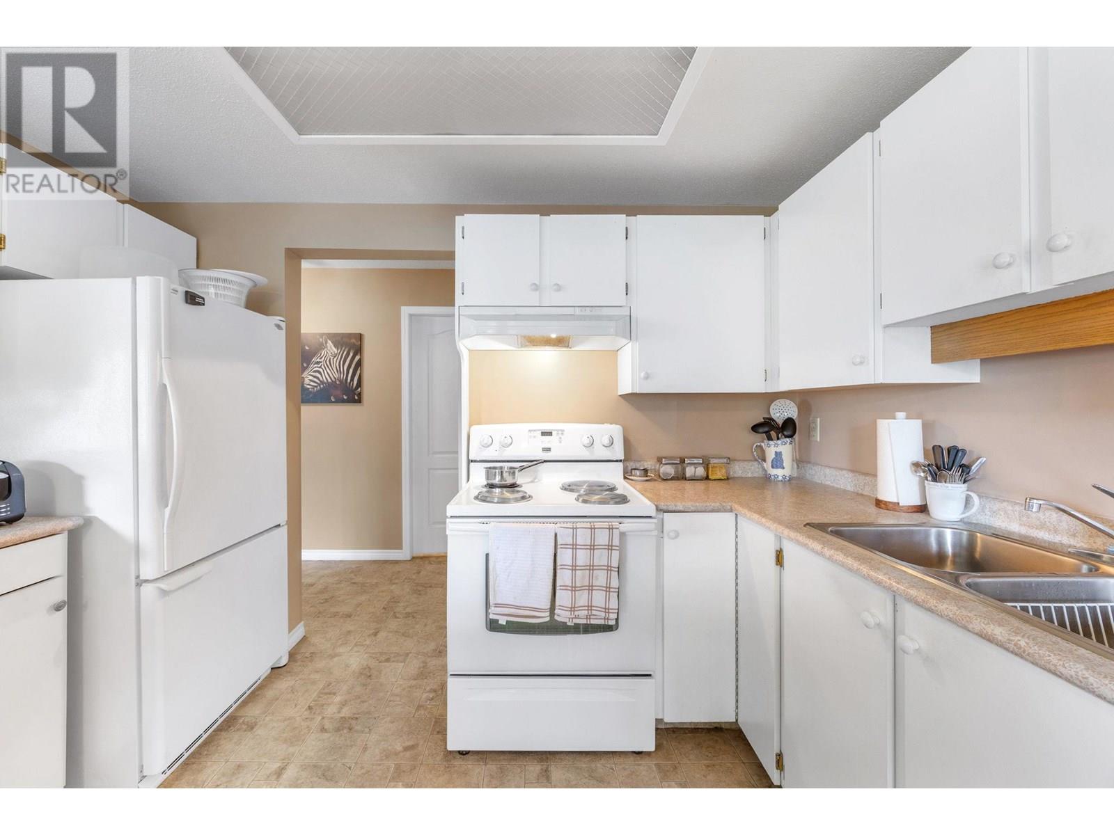 205 255 McIntosh Road, Kelowna