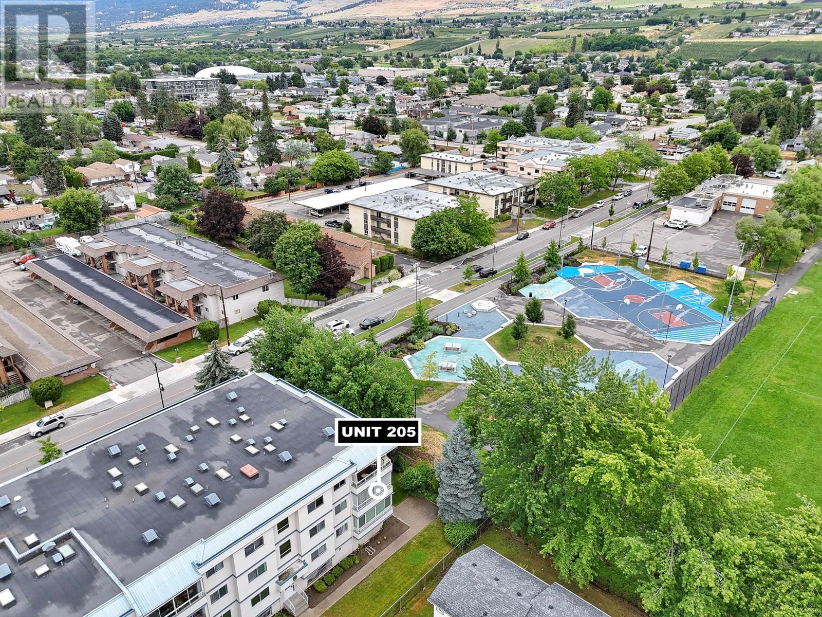 205 255 McIntosh Road, Kelowna