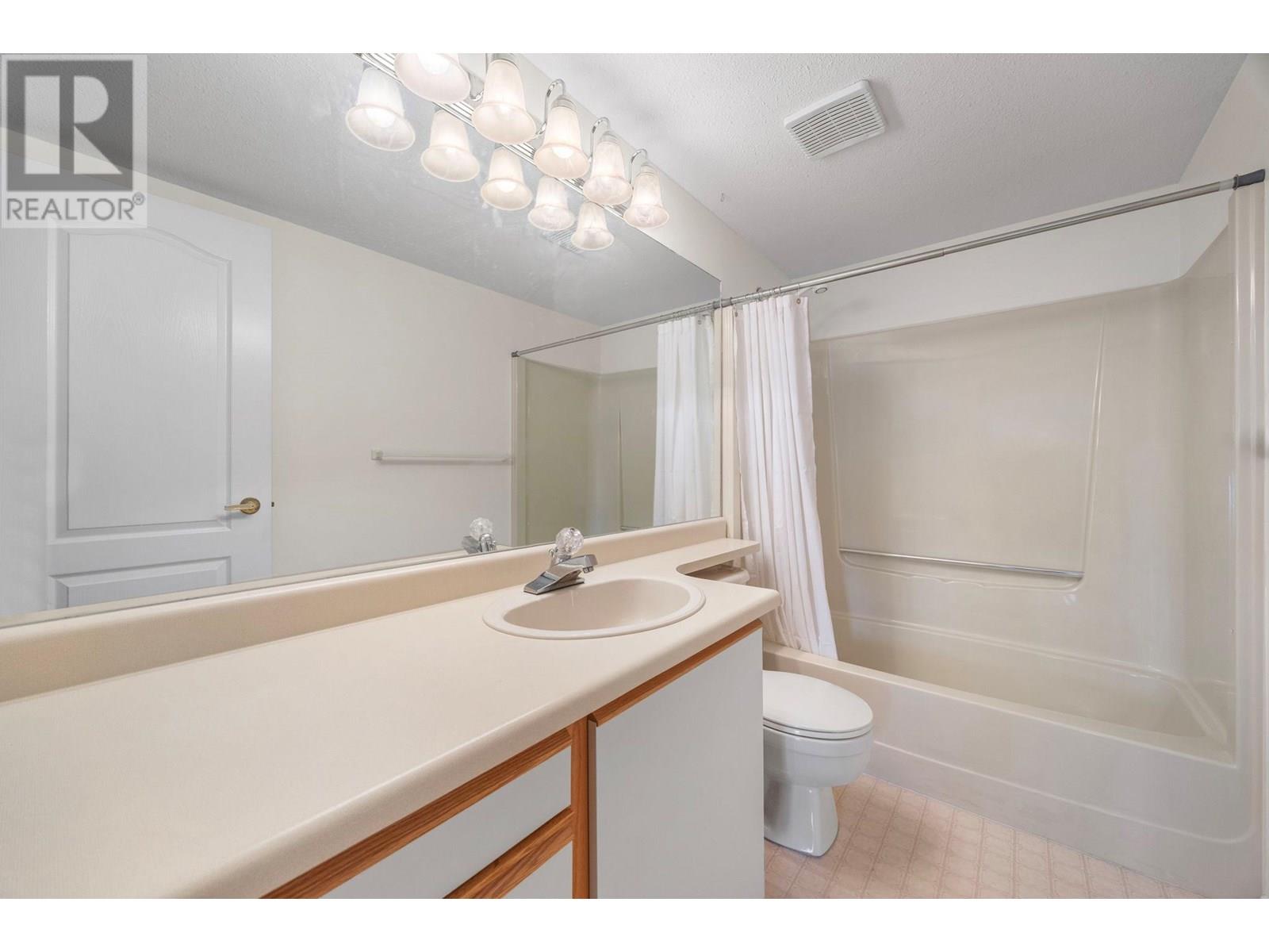 205 255 McIntosh Road, Kelowna