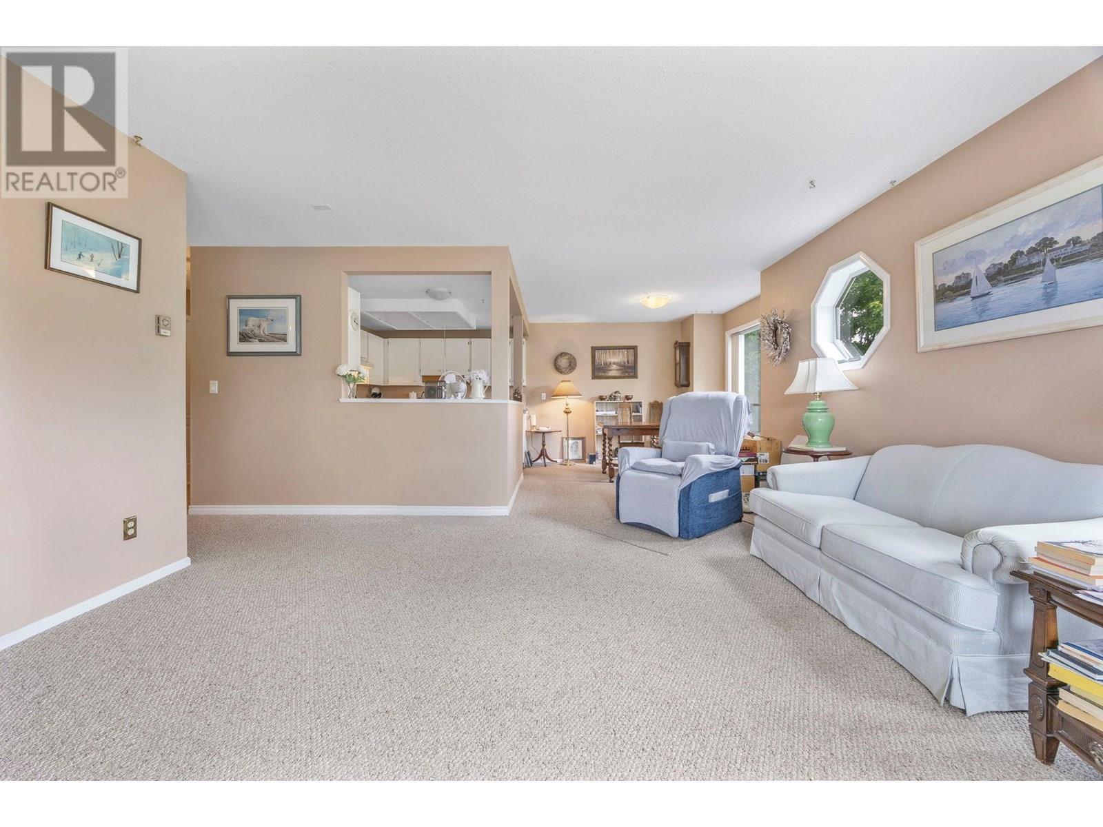 205 255 McIntosh Road, Kelowna