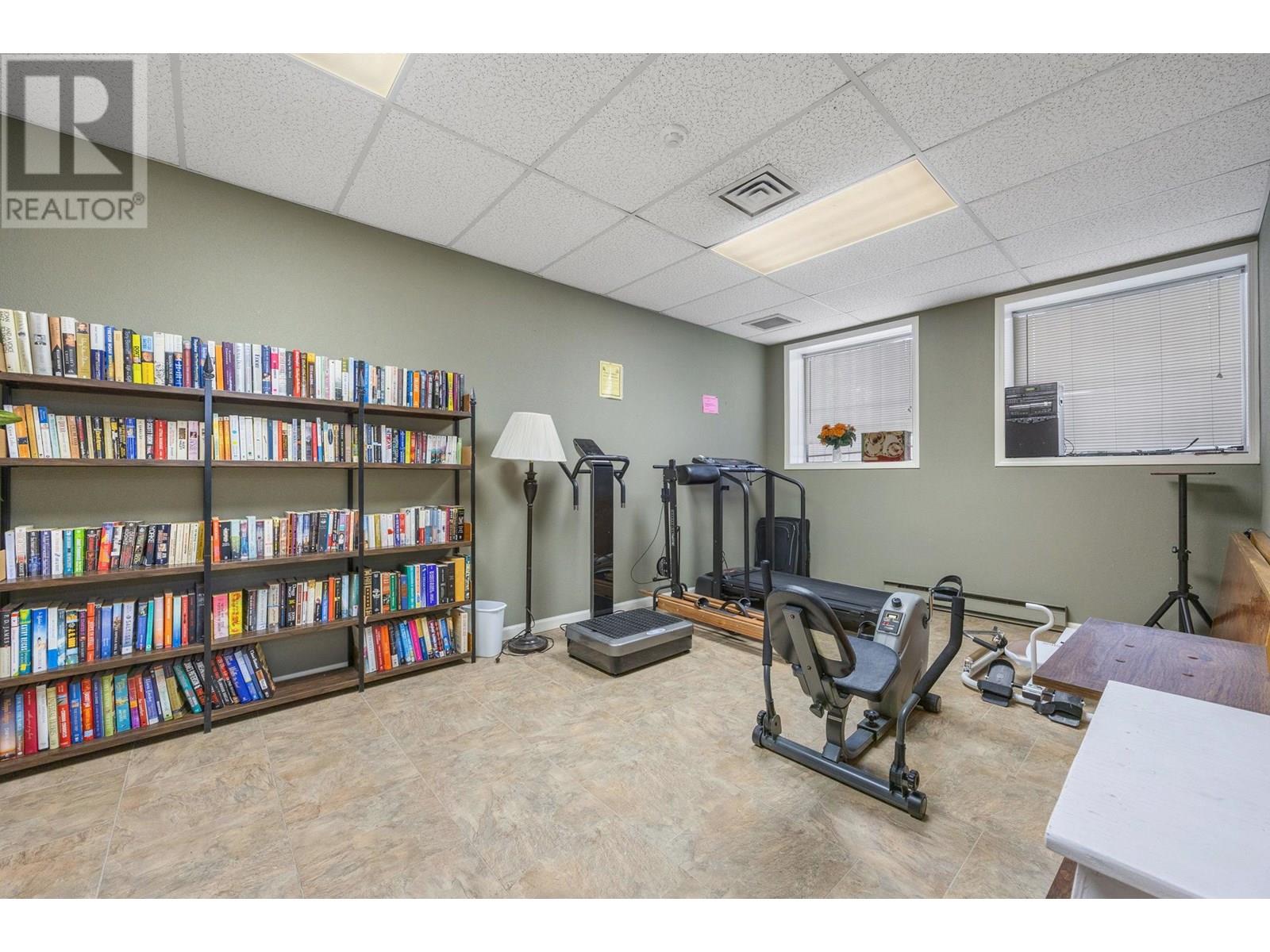 205 255 McIntosh Road, Kelowna