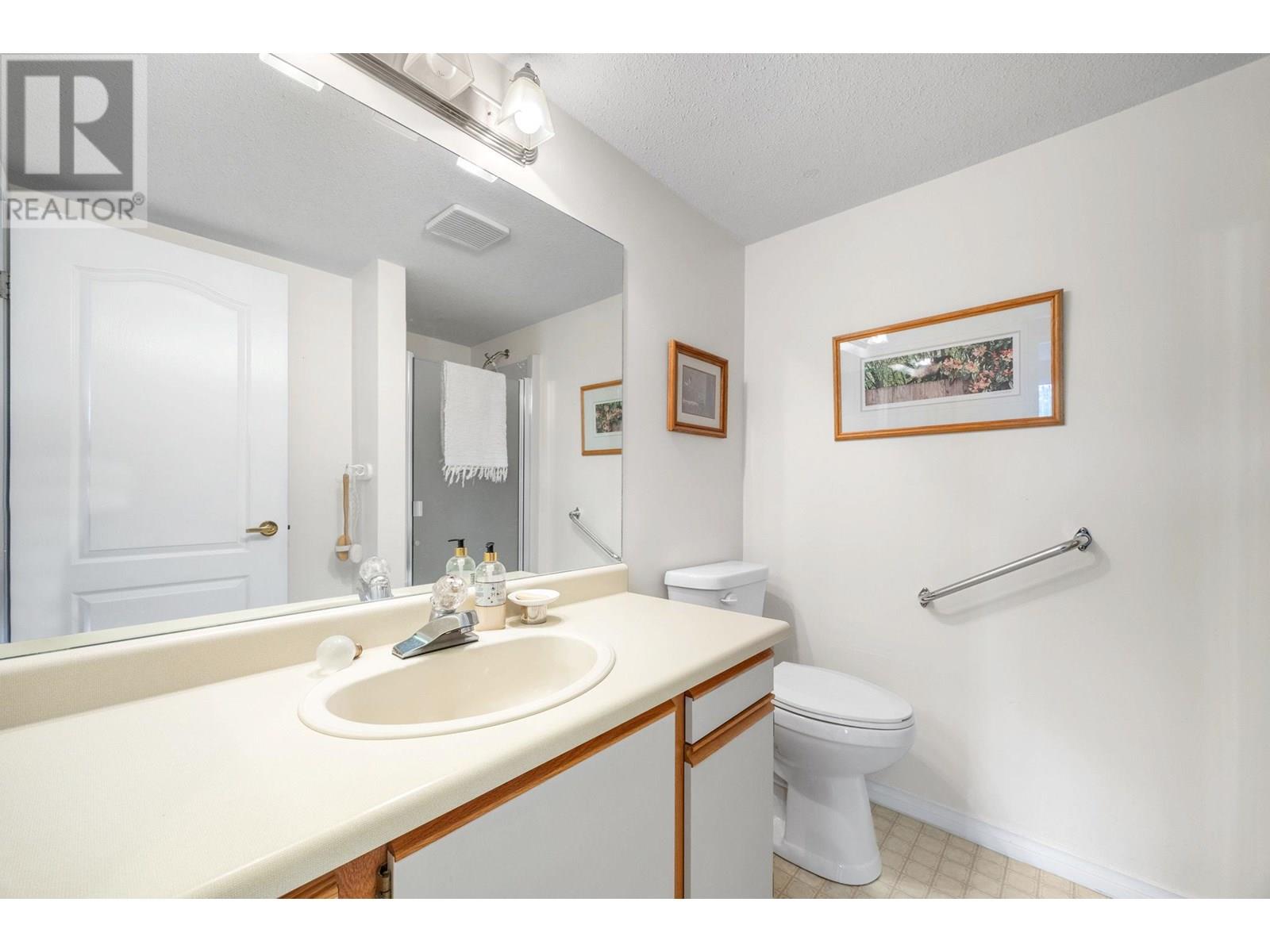 205 255 McIntosh Road, Kelowna