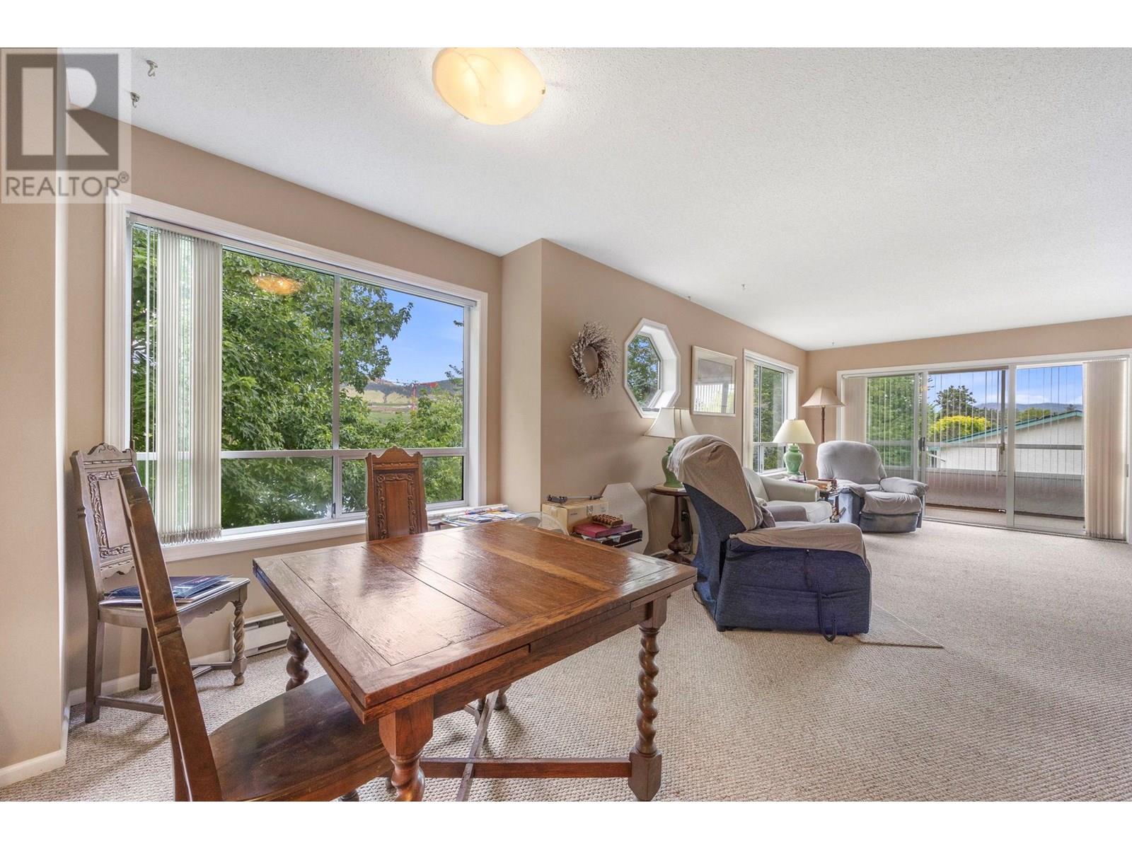 205 255 McIntosh Road, Kelowna