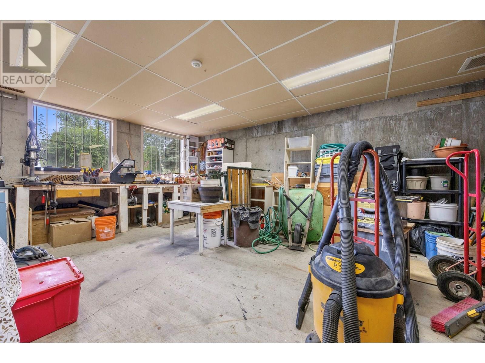 205 255 McIntosh Road, Kelowna