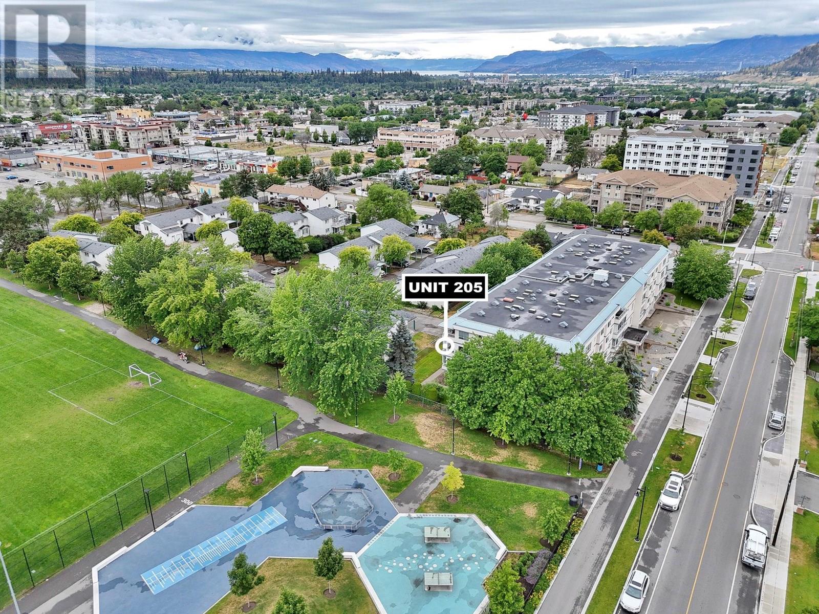 205 255 McIntosh Road, Kelowna