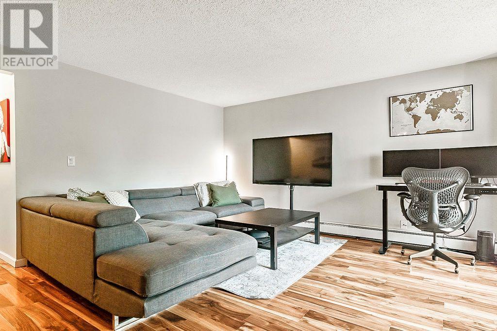 Single Family House for Sale in    Avenue SW South Calgary Calgary 