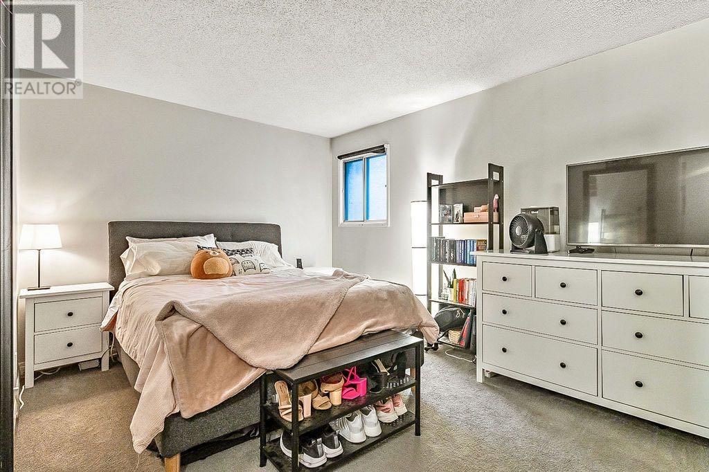 Single Family House for Sale in    Avenue SW South Calgary Calgary 