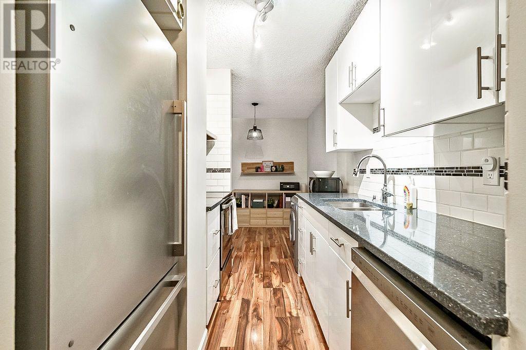 Single Family House for Sale in    Avenue SW South Calgary Calgary 
