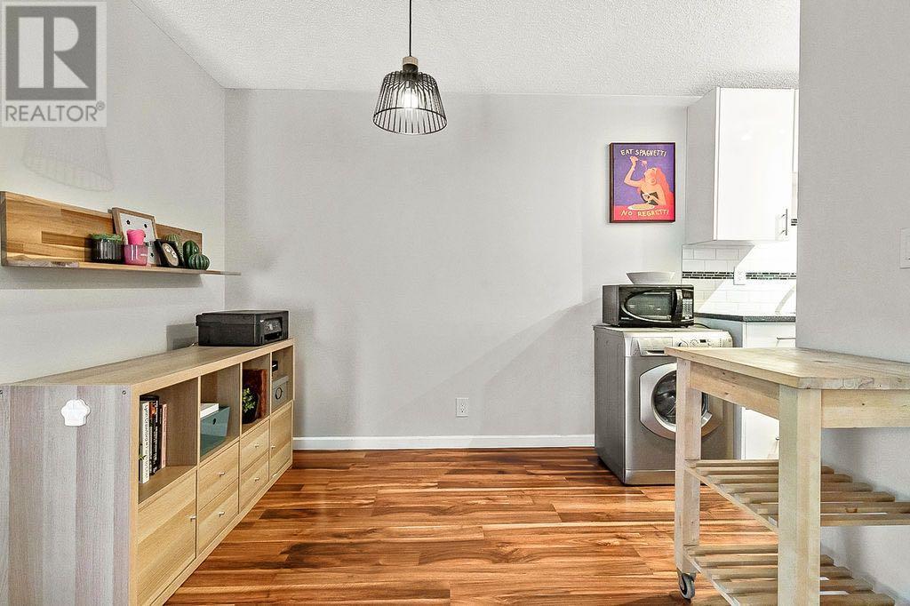 Single Family House for Sale in    Avenue SW South Calgary Calgary 
