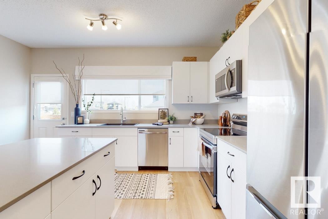 Photo 32 of 2803 193 St Nw, Edmonton AB