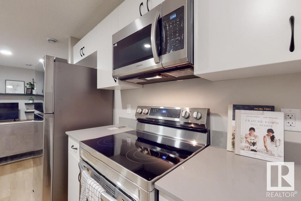 Photo 18 of 2803 193 St Nw, Edmonton AB