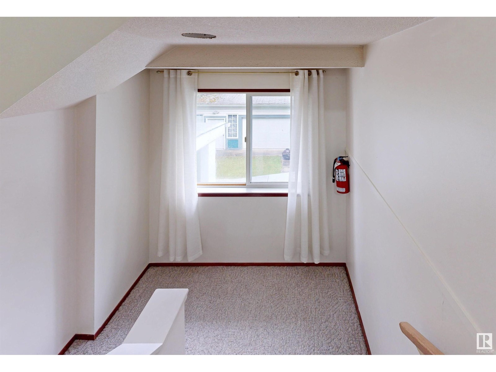 Photo 21 of 7914 7916 110 St Nw, Edmonton AB