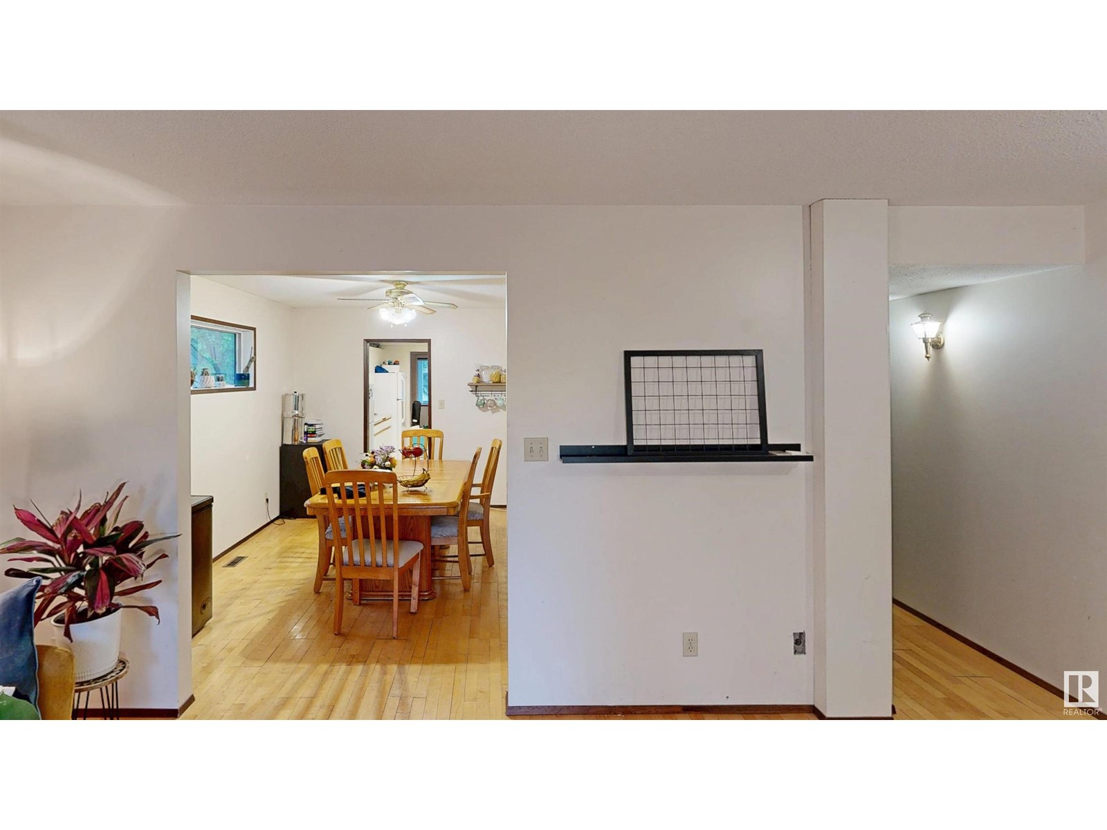Photo 5 of 7914 7916 110 St Nw, Edmonton AB