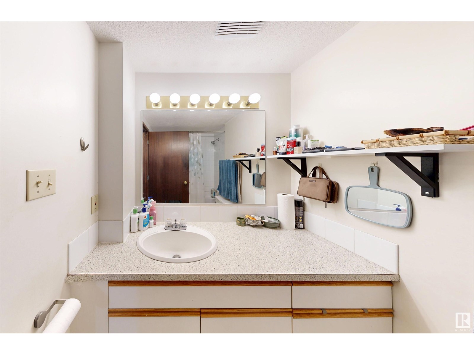 Photo 20 of 7914 7916 110 St Nw, Edmonton AB