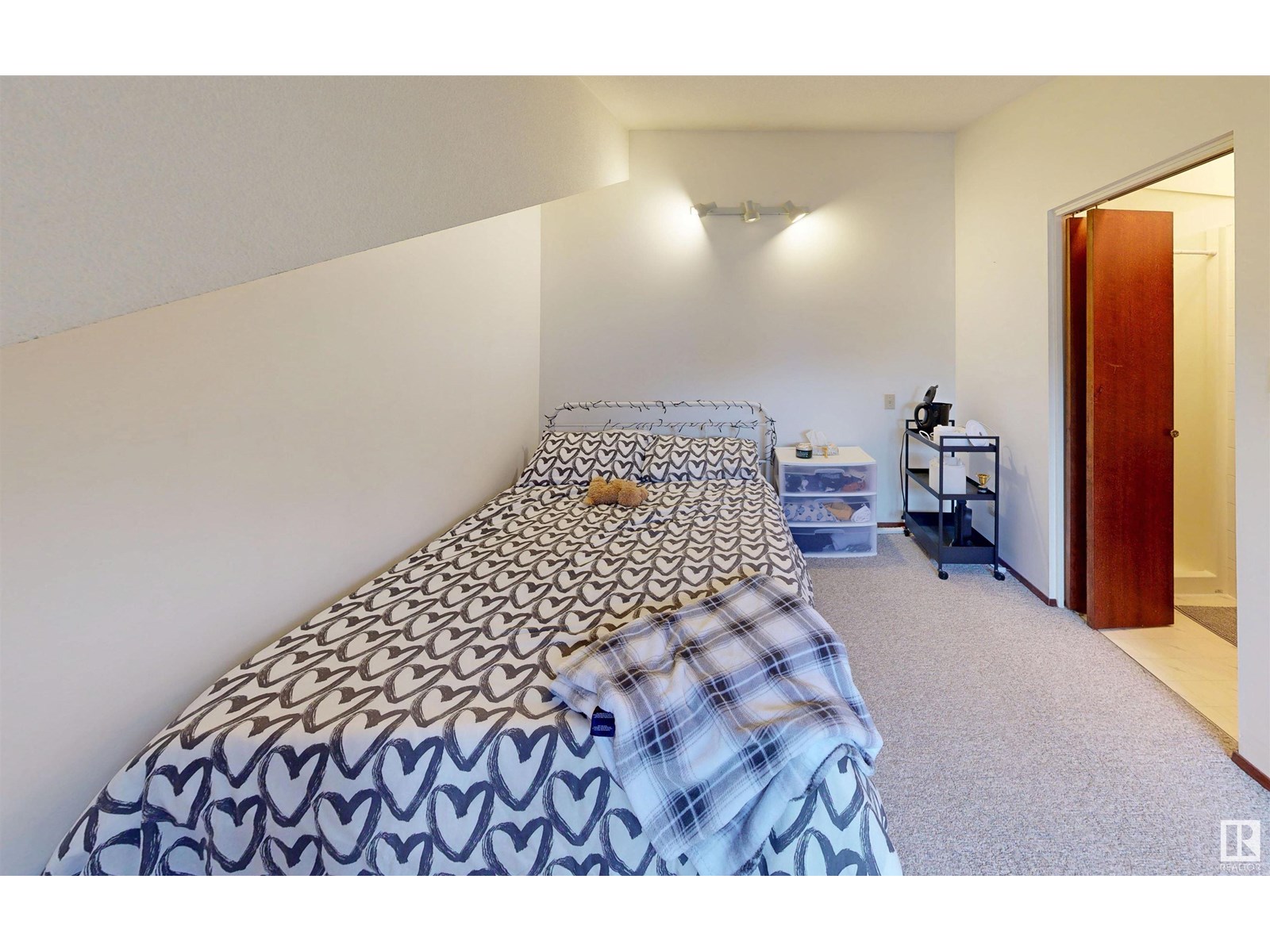 Photo 17 of 7914 7916 110 St Nw, Edmonton AB
