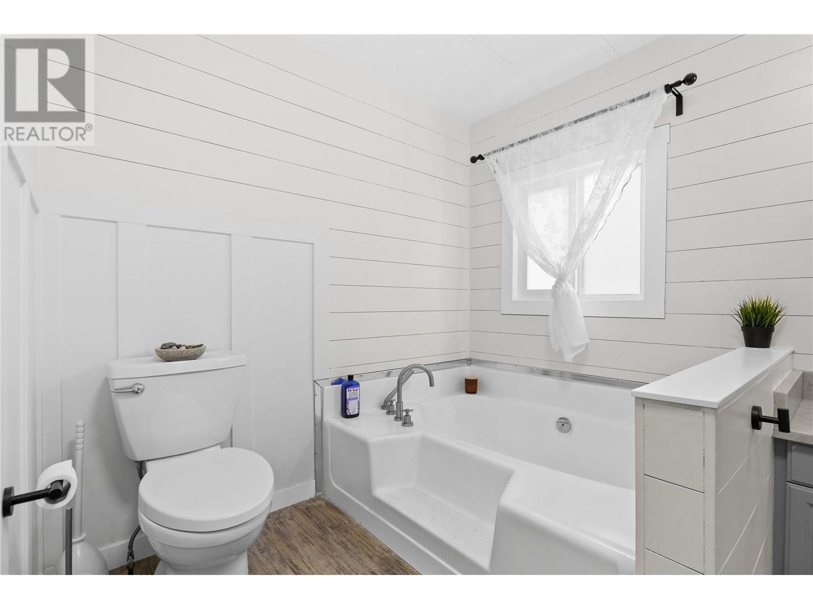 26 2005 Boucherie Road, West Kelowna
